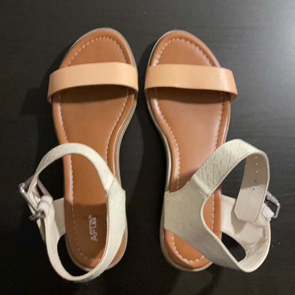 Apt. 9 kitten heel sandals